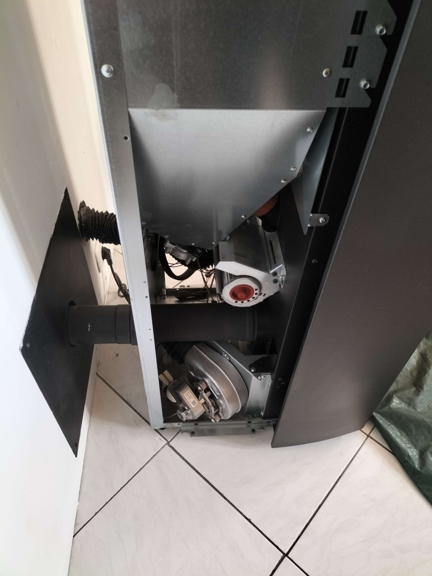 Conduit et turbine de poêle à granulés après nettoyage